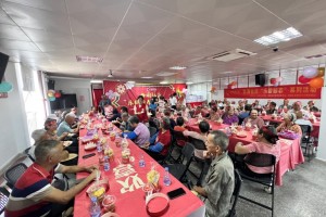 西涌社区“乐龄颐养”集体生日会：温情暖夕阳 共筑社区归属感